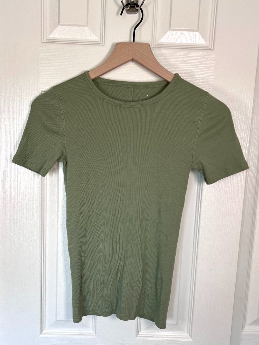 Women’s Short-Sleeve Ribbed Tee - Olive Green
